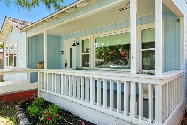 Detail Gallery Image 2 of 24 For 324 W 16th St, Chico,  CA 95928 - 3 Beds | 2 Baths
