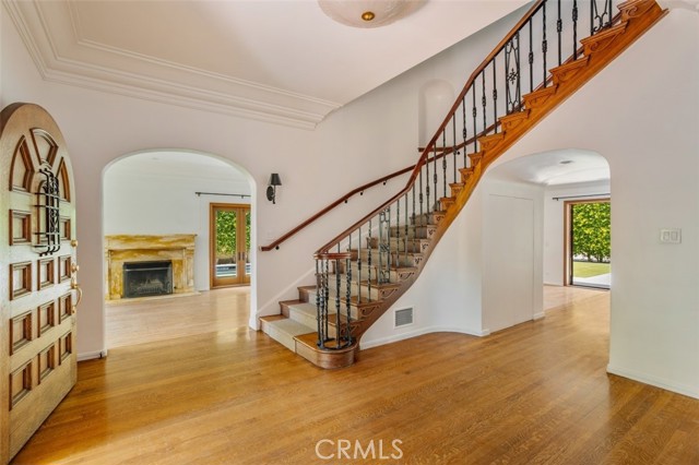 11159 La Maida Street, North Hollywood CA: https://media.crmls.org/medias/4ec66b09-3fa5-4b3b-be10-88ef25405791.jpg