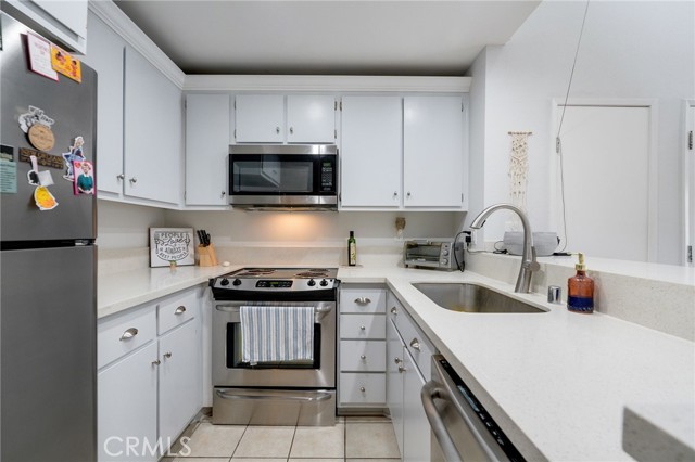 Detail Gallery Image 10 of 32 For 25003 Peachland Ave #212,  Newhall,  CA 91321 - 1 Beds | 1 Baths