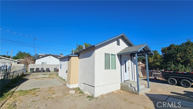 Detail Gallery Image 3 of 10 For 265 E M St, Colton,  CA 92324 - 2 Beds | 2 Baths