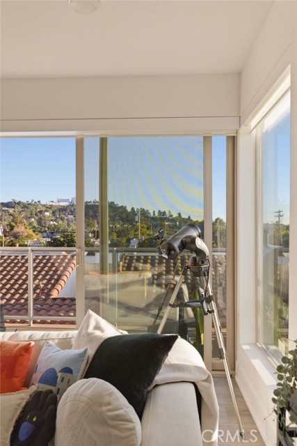 Detail Gallery Image 8 of 61 For 518 E Windsor #305,  Glendale,  CA 91205 - 2 Beds | 2 Baths