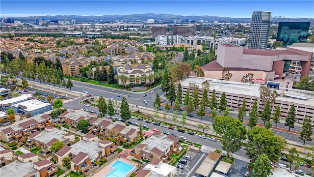 1001 W Stevens W Avenue, Santa Ana CA: https://media.crmls.org/medias/4eca0d95-9402-4fb1-99cf-3e17eaccbfab.jpg