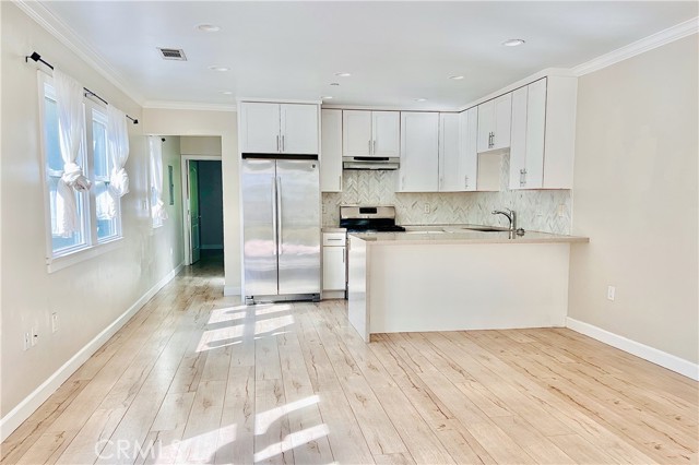 Detail Gallery Image 4 of 13 For 1163 N Poinsettia Pl, West Hollywood,  CA 90046 - 2 Beds | 2 Baths