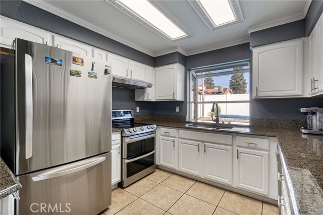 Detail Gallery Image 11 of 33 For 2505 Stuart Ave, Clovis,  CA 93611 - 4 Beds | 2 Baths