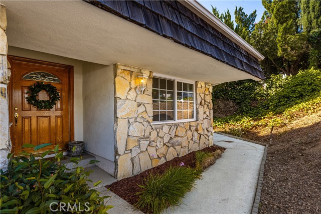 Detail Gallery Image 13 of 75 For 6040 Pat Ave, Woodland Hills,  CA 91367 - 5 Beds | 4/2 Baths