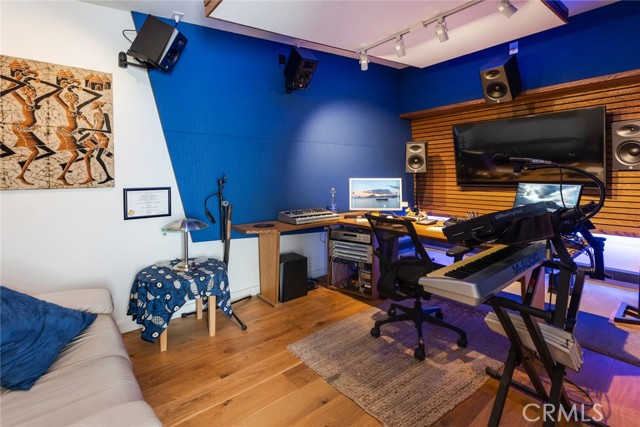 9107 Olin Street, Los Angeles CA: https://media.crmls.org/medias/4ecbec9d-9598-4c3b-83aa-ce01d84de088.jpg