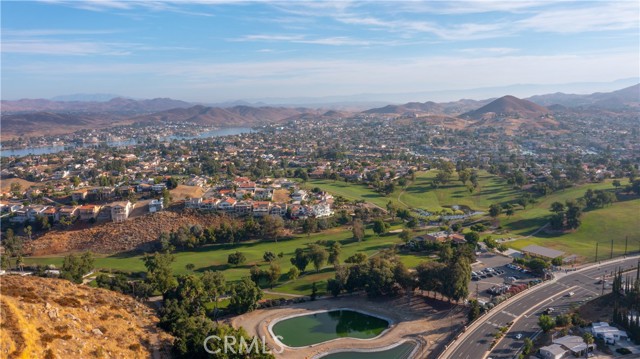23849 Canyon Lake N Drive, Canyon Lake CA: https://media.crmls.org/medias/4ecbfb38-9496-4c50-908f-eada712bcb01.jpg