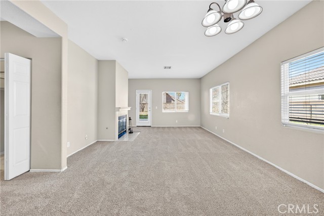 Detail Gallery Image 5 of 35 For 43865 Gingham, Lancaster,  CA 93535 - 3 Beds | 2 Baths