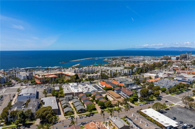 125 Broadway, Redondo Beach, California 90277, 3 Bedrooms Bedrooms, ,2 BathroomsBathrooms,Residential,For Sale,Broadway,SB26087245