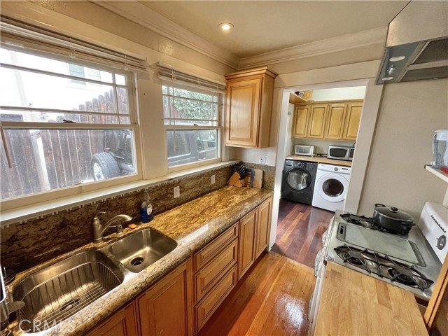 Detail Gallery Image 5 of 16 For 534 Gravely Ct, Hermosa Beach,  CA 90254 - 3 Beds | 2 Baths