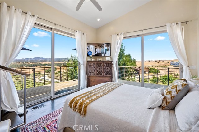 Detail Gallery Image 41 of 53 For 7110 Drake Rd, Paso Robles,  CA 93446 - 4 Beds | 4/1 Baths