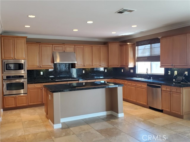 Detail Gallery Image 20 of 61 For 23 Plaza Modena, Lake Elsinore,  CA 92532 - 4 Beds | 3/1 Baths