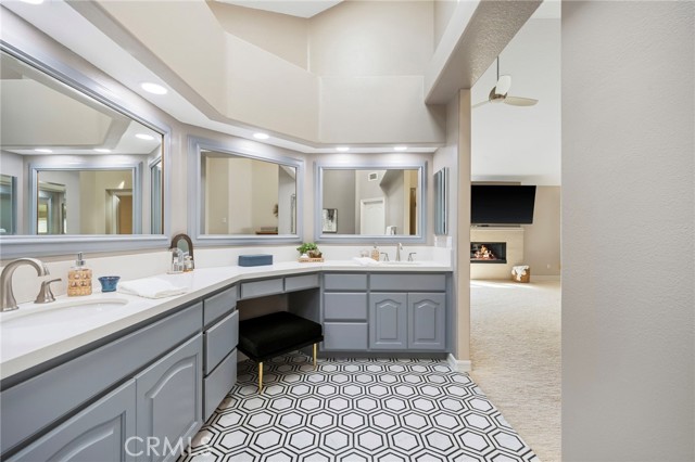 Detail Gallery Image 33 of 44 For 6230 Napoli Ct, Long Beach,  CA 90803 - 4 Beds | 4 Baths