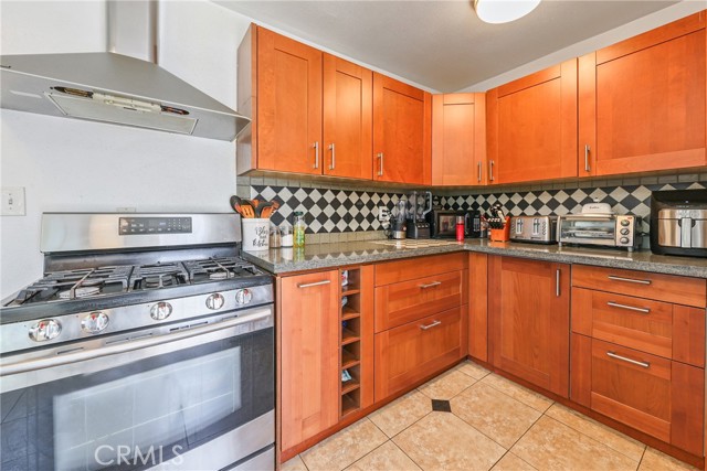 Detail Gallery Image 13 of 33 For 704 Kilson Dr, Santa Ana,  CA 92701 - 3 Beds | 1 Baths