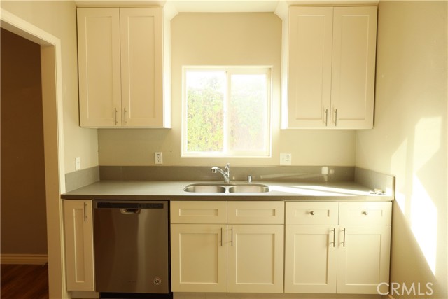 Detail Gallery Image 7 of 16 For 239 E Montana St, Pasadena,  CA 91104 - 2 Beds | 2 Baths
