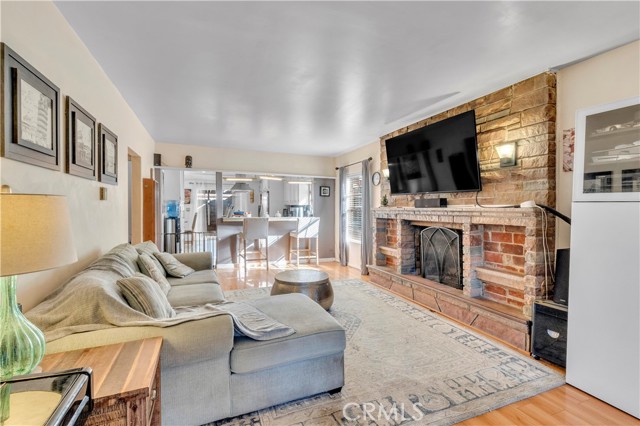 Detail Gallery Image 4 of 21 For 608 S Pacific Coast Highway, Redondo Beach,  CA 90277 - 2 Beds | 2 Baths