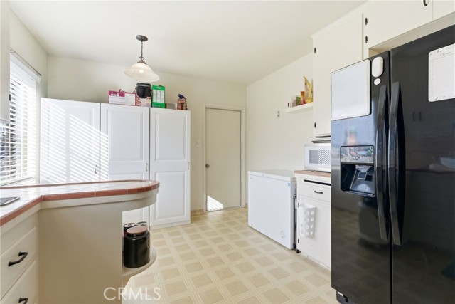 Detail Gallery Image 23 of 44 For 2410 S Locust, Visalia,  CA 93277 - 2 Beds | 1 Baths