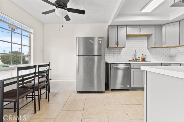 Detail Gallery Image 9 of 62 For 3702 W 126th, Hawthorne,  CA 90250 - – Beds | – Baths