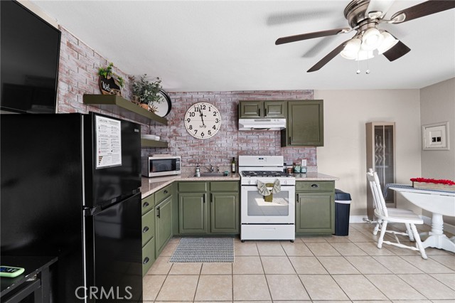 Detail Gallery Image 34 of 44 For 903 Webster, Redlands,  CA 92374 - 4 Beds | 2/1 Baths