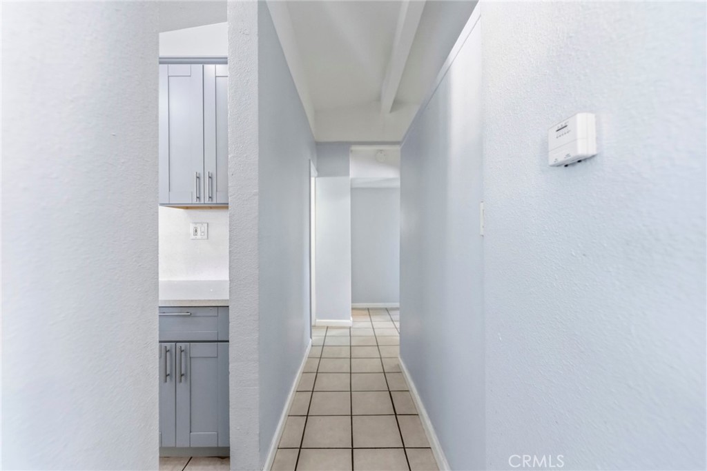 https://media.crmls.org/medias/4ed0f943-34e4-42a9-85ea-6c96644d4ef8.jpg?preset=X-Large