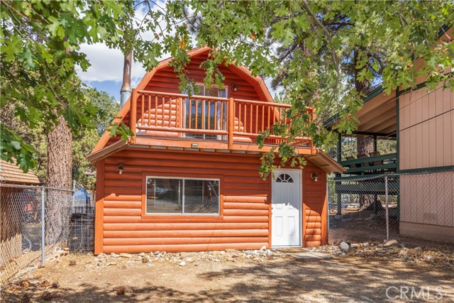 809 San Bernardino Avenue, Sugarloaf CA: https://media.crmls.org/medias/4ed1b87e-d71b-4638-bfbf-93e6327948c1.jpg