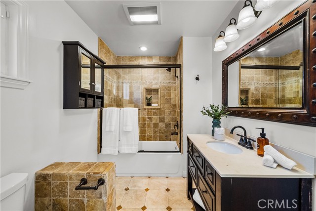 Detail Gallery Image 15 of 38 For 7819 Encino, Northridge,  CA 91325 - 3 Beds | 2 Baths