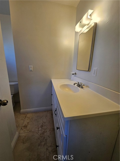 Detail Gallery Image 9 of 17 For 1381 Burwood St #3,  La Habra,  CA 90631 - 2 Beds | 2 Baths