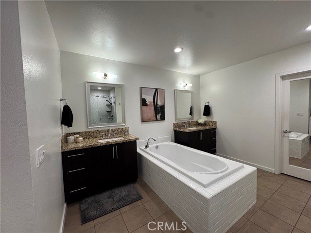 Detail Gallery Image 34 of 40 For 21 Gramercy #218,  Irvine,  CA 92612 - 2 Beds | 2/1 Baths