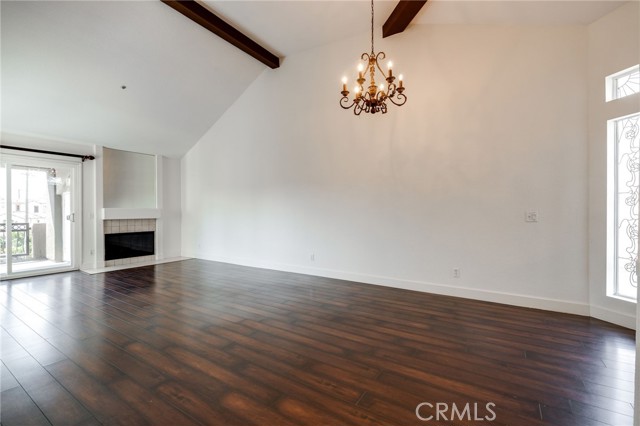 Detail Gallery Image 4 of 16 For 430 Lake St #304,  Huntington Beach,  CA 92648 - 2 Beds | 2 Baths