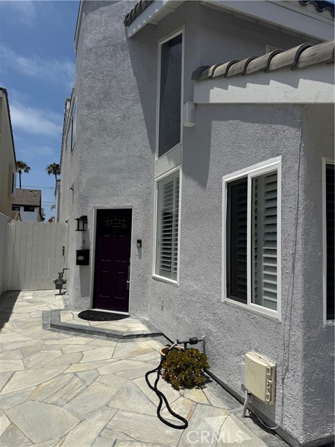 305 21st Street, Huntington Beach CA: https://media.crmls.org/medias/4ed3dff6-d811-48f6-af26-4f61b77ffef1.jpg
