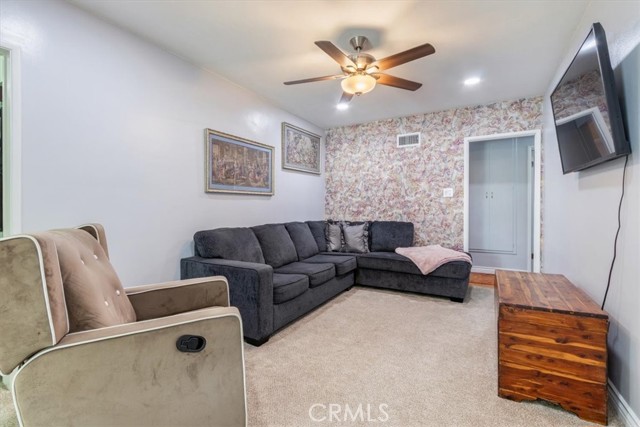 4817 Quartz Hill Rd, Quartz Hill CA: https://media.crmls.org/medias/4ed47e00-68c1-4269-8f35-7e77a373e0c1.jpg
