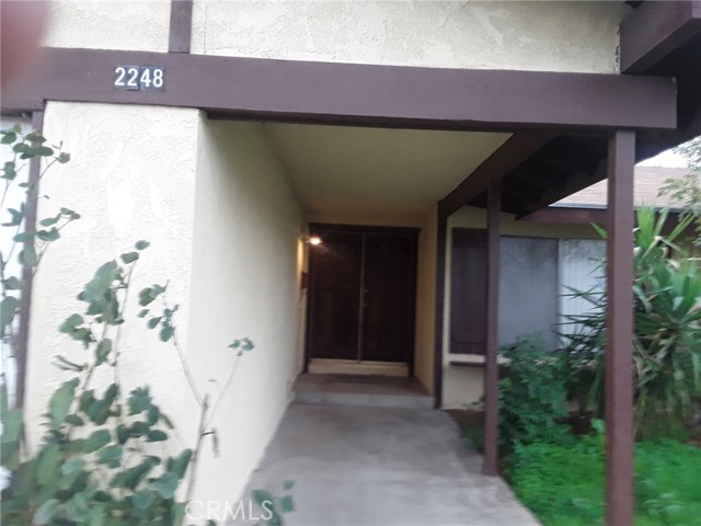 Detail Gallery Image 2 of 13 For 2248 Arrowhead Ave, Rialto,  CA 92377 - 5 Beds | 2 Baths