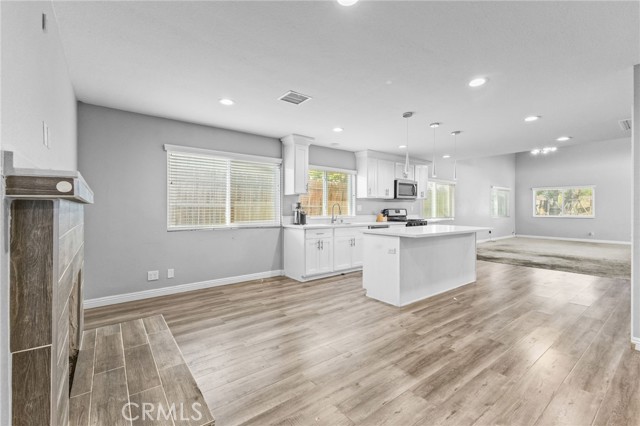 Detail Gallery Image 17 of 34 For 15814 Fresno St, Victorville,  CA 92395 - 4 Beds | 3 Baths
