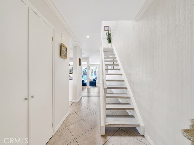 3512 Bravata Drive, Huntington Beach CA: https://media.crmls.org/medias/4ed673e1-1e75-4a04-8624-ac4f05e7361e.jpg