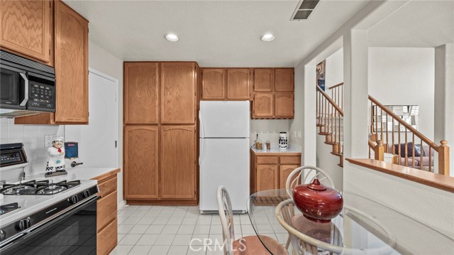 Detail Gallery Image 14 of 48 For 1563 San Fernando Dr, Corona,  CA 92882 - 3 Beds | 2/1 Baths