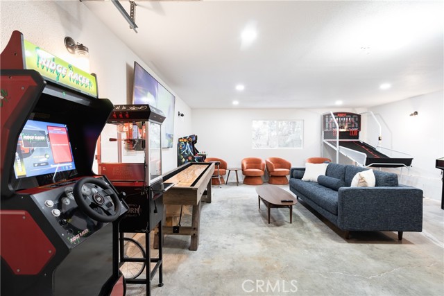 Detail Gallery Image 40 of 45 For 1117 Crater Mountain, Big Bear City,  CA 92314 - 5 Beds | 3 Baths