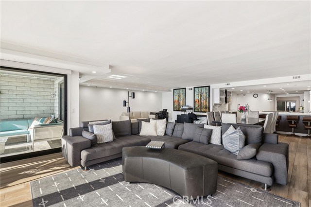 Detail Gallery Image 9 of 66 For 410 Corto Ln #E,  San Clemente,  CA 92672 - 2 Beds | 3 Baths