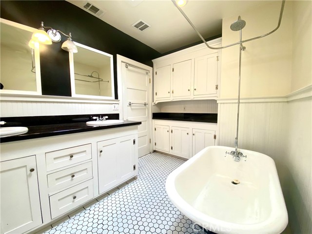 Detail Gallery Image 22 of 31 For 2433 Castro Way, Sacramento,  CA 95818 - 2 Beds | 2 Baths