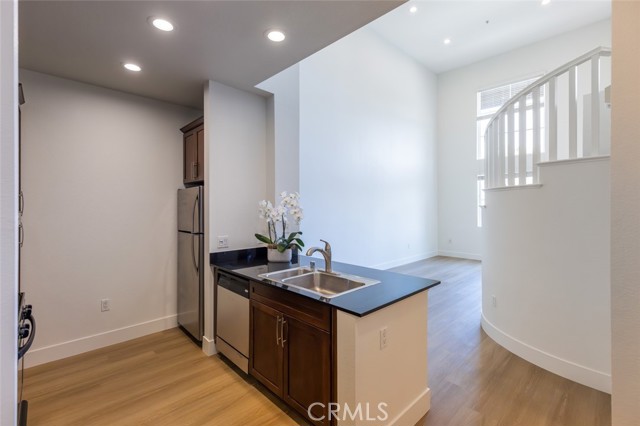 Detail Gallery Image 3 of 37 For 2400 Scholarship, Irvine,  CA 92612 - 1 Beds | 1 Baths