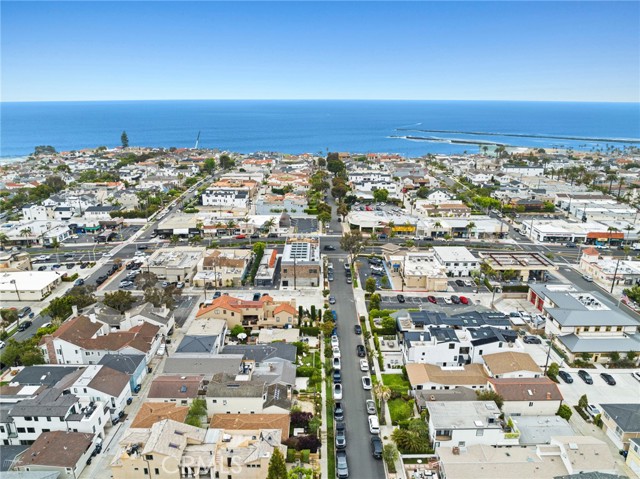 Detail Gallery Image 26 of 31 For 420 Narcissus Ave, Corona Del Mar,  CA 92625 - 3 Beds | 3 Baths