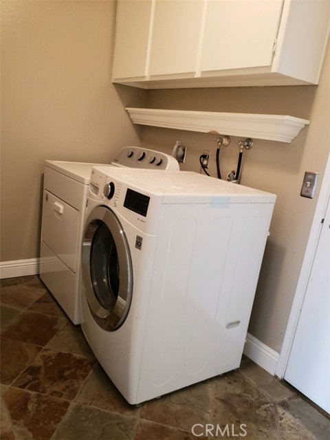 Detail Gallery Image 9 of 21 For 189 Stanford Ct #13,  Irvine,  CA 92612 - 2 Beds | 1/1 Baths