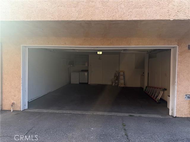 Detail Gallery Image 37 of 41 For 6912 Remmet Ave #5,  Canoga Park,  CA 91303 - 2 Beds | 2/1 Baths