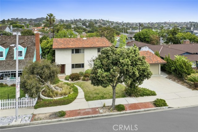 427 Avenue F, Redondo Beach, California 90277, 5 Bedrooms Bedrooms, ,3 BathroomsBathrooms,Residential,Sold,Avenue F,SB22072867