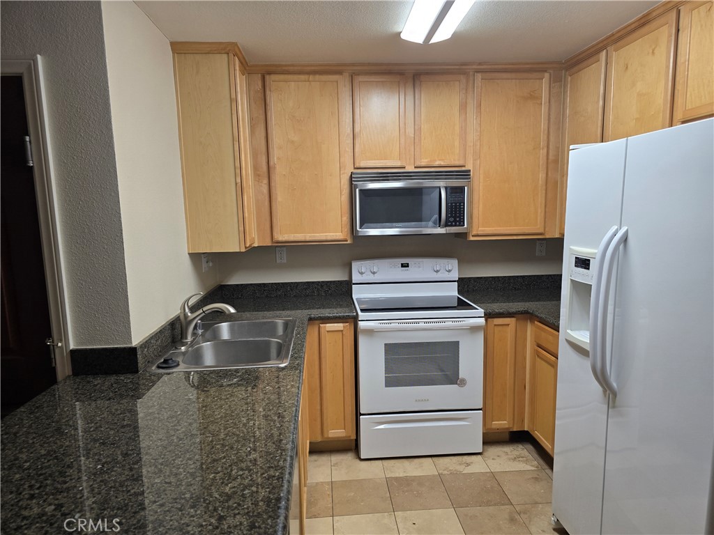 2275 Del Mar Way #106
