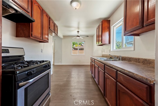 Detail Gallery Image 15 of 30 For 2871 E Tyler, Long Beach,  CA 90810 - 3 Beds | 2 Baths