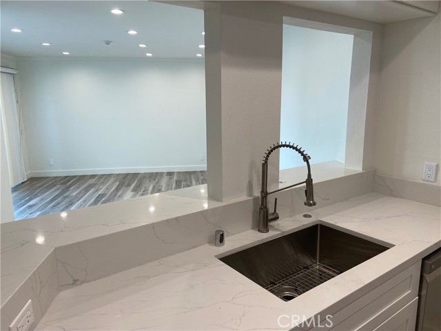 610 The Village #106, Redondo Beach, California 90277, 1 Bedroom Bedrooms, ,1 BathroomBathrooms,Residential,Sold,The Village #106,SB22170560