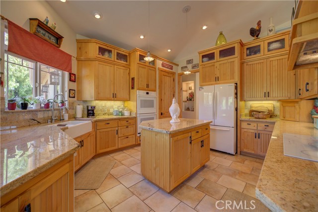 670 Highland Hills Road, Nipomo CA: https://media.crmls.org/medias/4ede9471-f7b2-405a-a45b-e4132788c74f.jpg