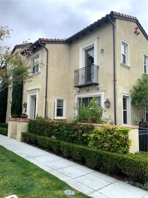 Detail Gallery Image 2 of 11 For 684 S Casita St, Anaheim,  CA 92805 - 3 Beds | 2/1 Baths