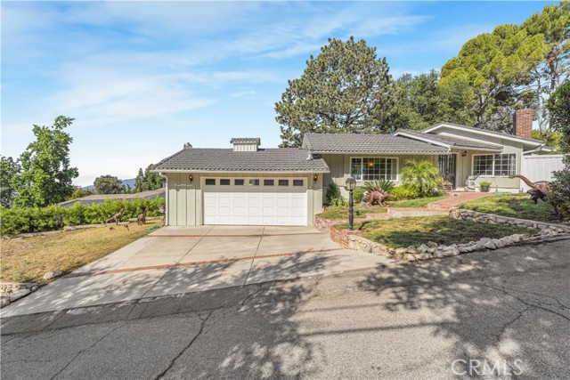 2302 Jayma Lane, La Crescenta CA: https://media.crmls.org/medias/4ee0c75a-fbff-48c9-8ec6-97d6da3c669a.jpg