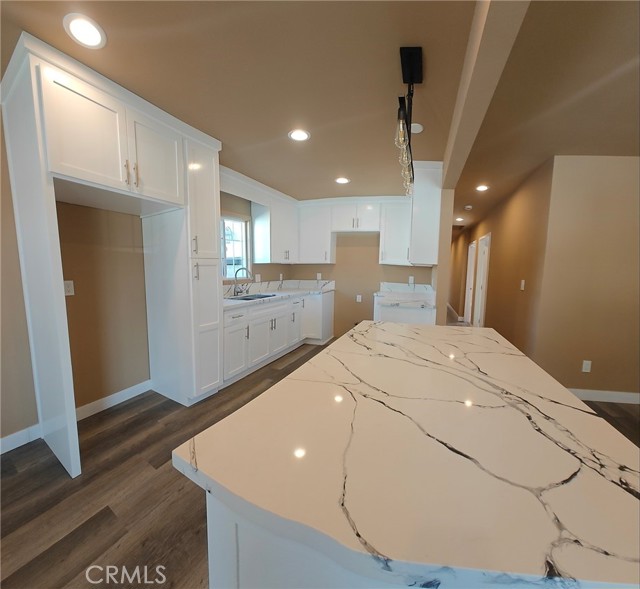 Detail Gallery Image 8 of 21 For 1402 E O, Wilmington,  CA 90744 - 4 Beds | 2 Baths